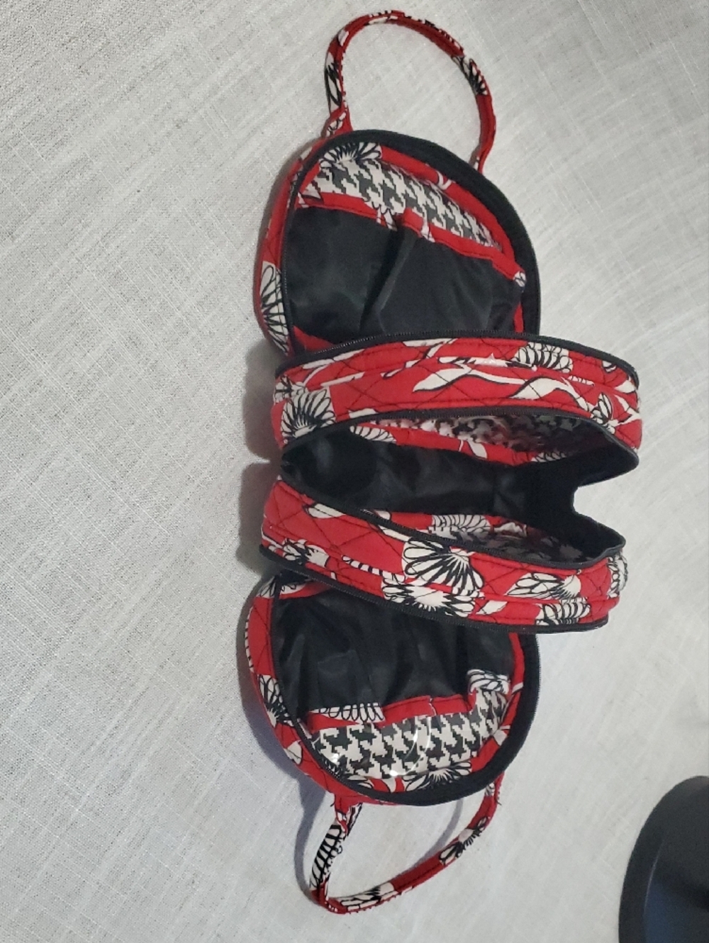 Vera Bradley Makeup/anything Carry Case. - Picture 3 of 6